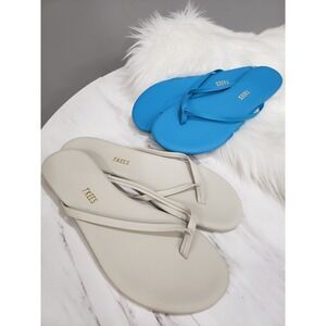 LOT 2 PAIR NEVER WORN SZ 9 TKEES Matte Flip Flops Sandals BLUE Women Thong GRAY
